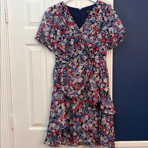 Tahari Womens Navy Vneck Short Sleeve Tiered Multicolor Surplice Dress - size 6 - Picture 4 of 4